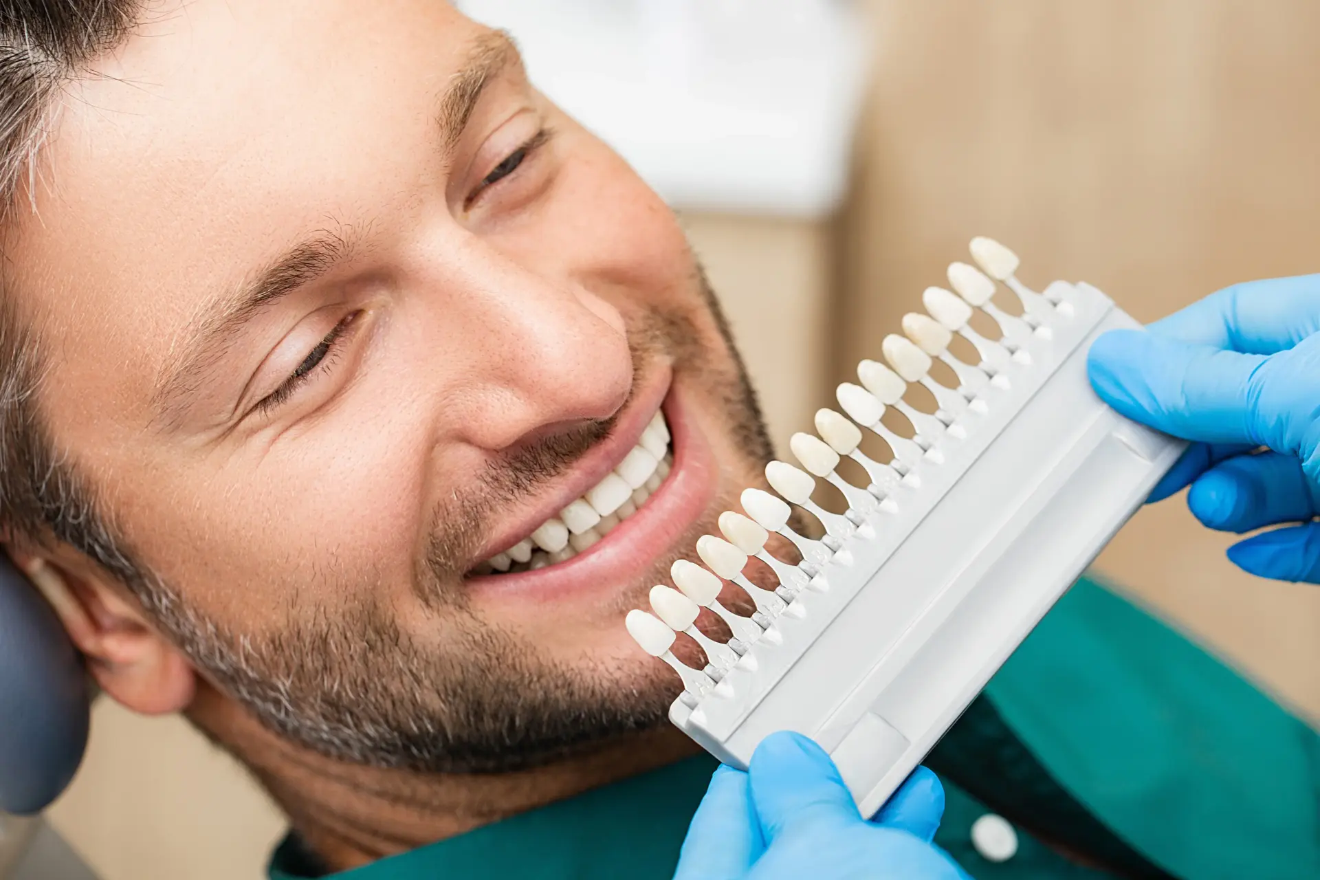Planung von Form, Farbe und Proportionen für Veneers